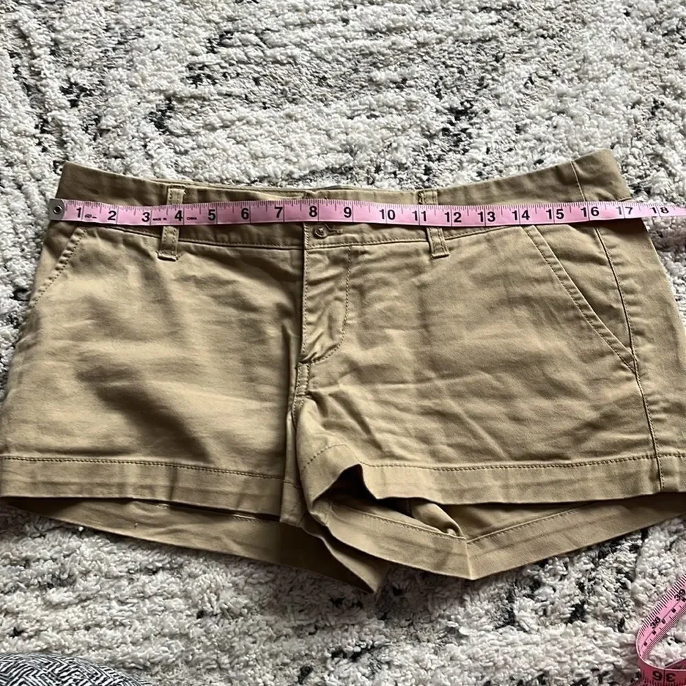 Mossimo supply co size 11 women’s khaki shorts